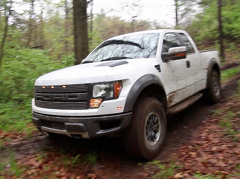Illustration for article titled 2010 Ford F-150 SVT Raptor 6.2: First Mud Bath